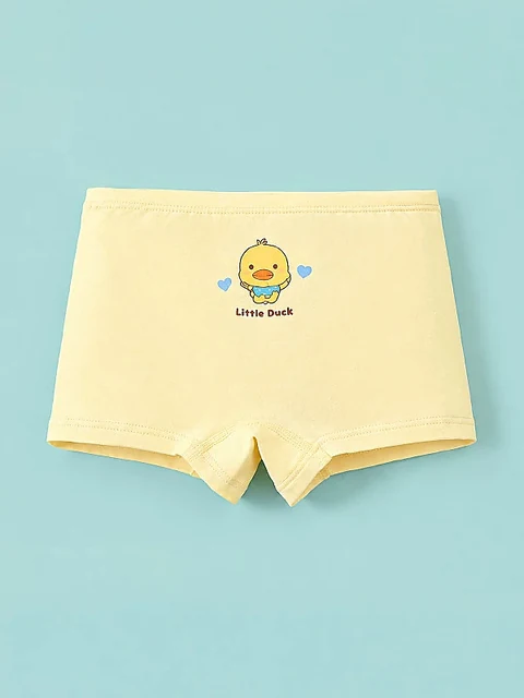 Gelbe Boxershorts mit Ente und dem Aufdruck „Little Duck“ — ein Teil desselben vierteiligen Sets
